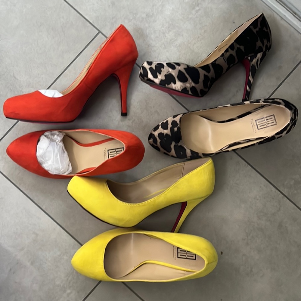 Practically new shoes, suede type